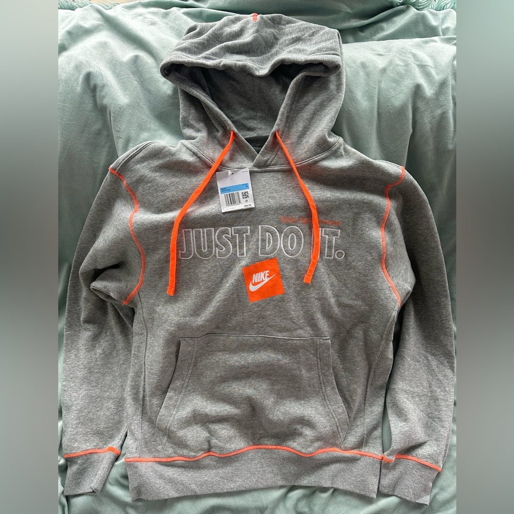 NWT!! Men’s NIKE Hoodie!